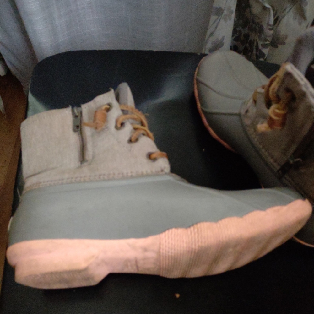 Sperry rainboots